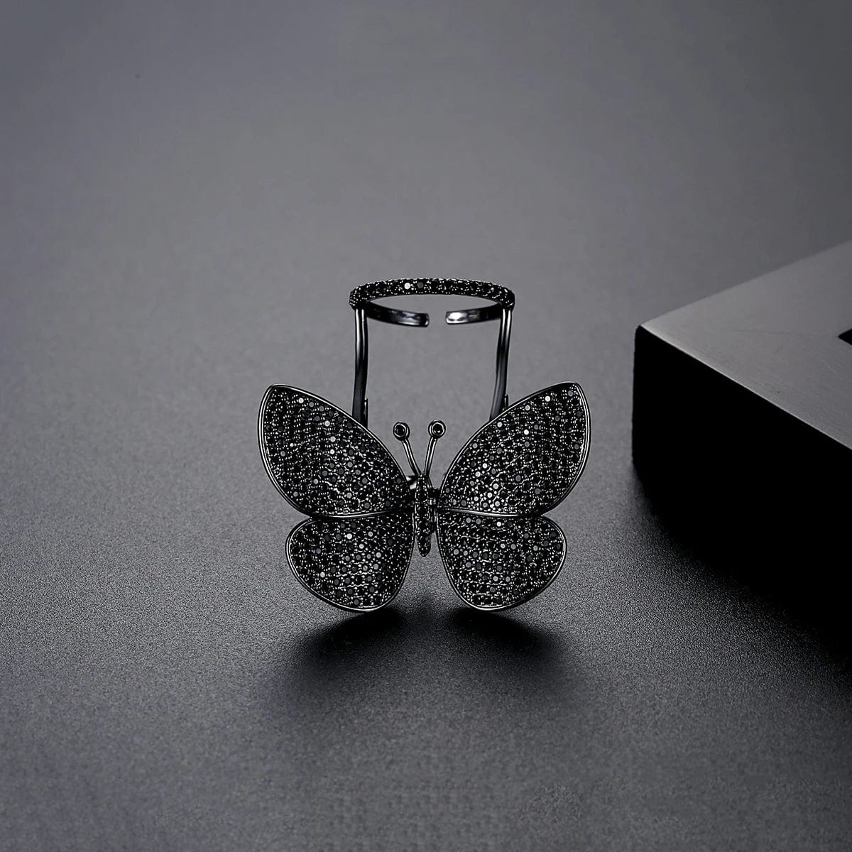 Eleganza Italiana LUOTEEMI Dancing Butterfly Rings for Women Luxury Cubic Zirconia Wedding Engagement Ring for Bridal Korean Fashion Charm Jewelry Streetwear high fashion shein amazon temu target Walmart online