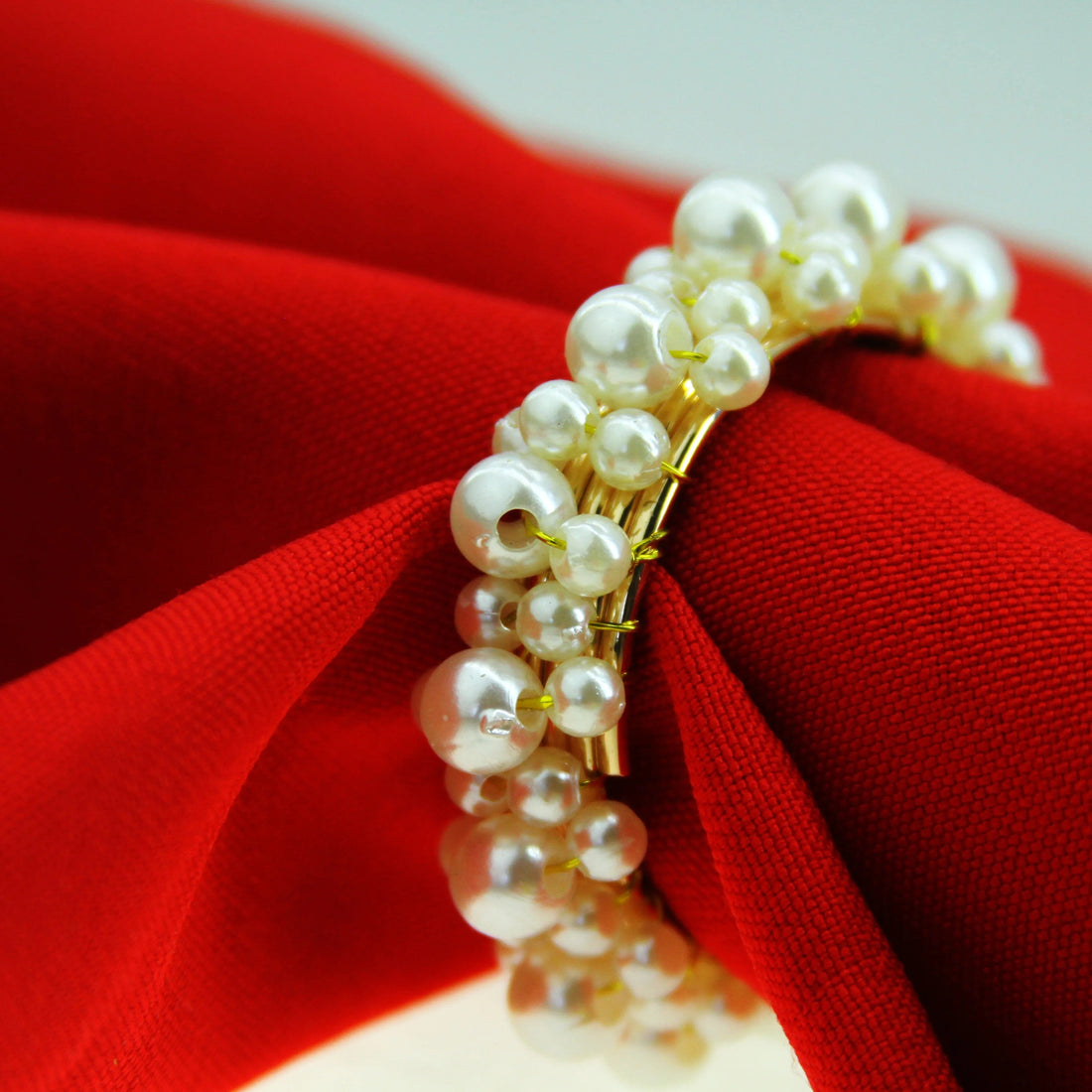 Eleganza Italiana White Pearl Napkin Rings Beaded Wedding Napkin Ring Wholesale Napkin Holder Streetwear high fashion shein amazon temu target Walmart online